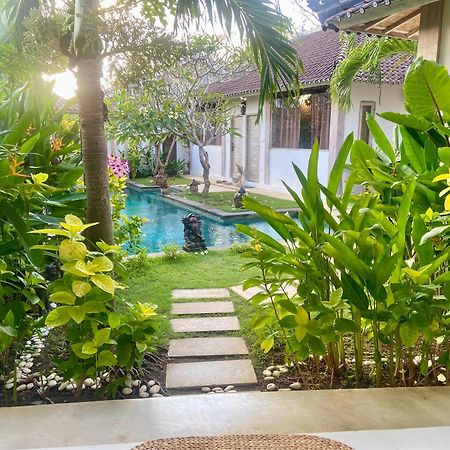 Damai Uluwatu Hotell Exteriör bild